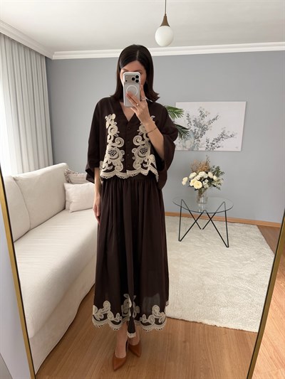 Kahve Rengi Nakışlı Etekli Takım