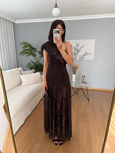 Kayık Yaka Leopar Desenli Elbise
