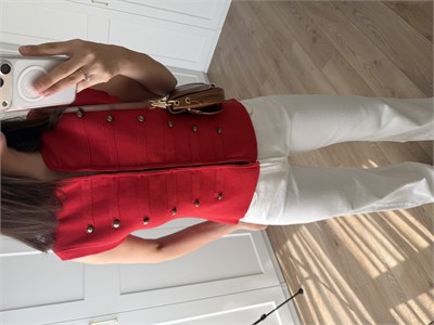 Kırmızı Renk Düğme Detaylı Çelik Örme Triko Yelek 