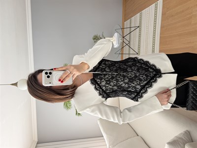 Lavolan Dantel Detaylı Beyaz Ceket