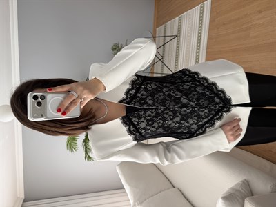 Lavolan Dantel Detaylı Beyaz Ceket