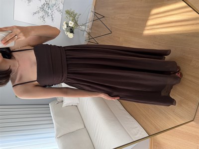 Lea İp Askılı Kahve Rengi Elbise 