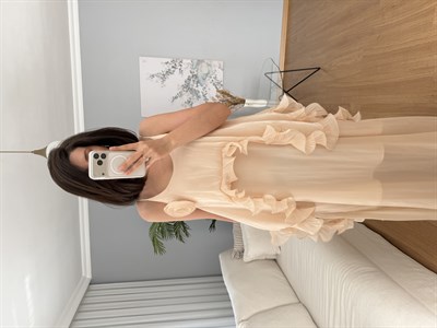 Liva Gül Detaylı Bej Rengi Elbise