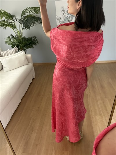 Marfil Saten Dokulu Fuşya Renk Elbise 