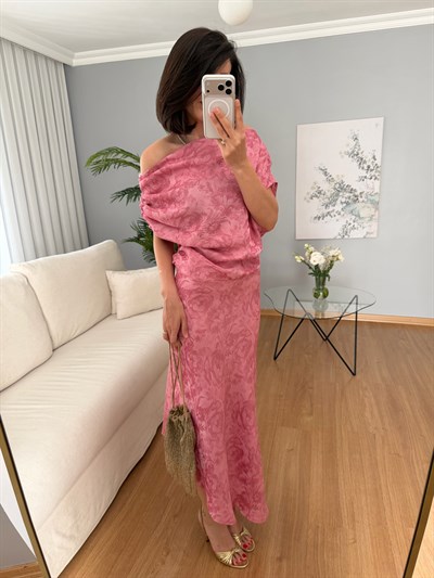 Marfil Saten Dokulu Pembe Elbise 