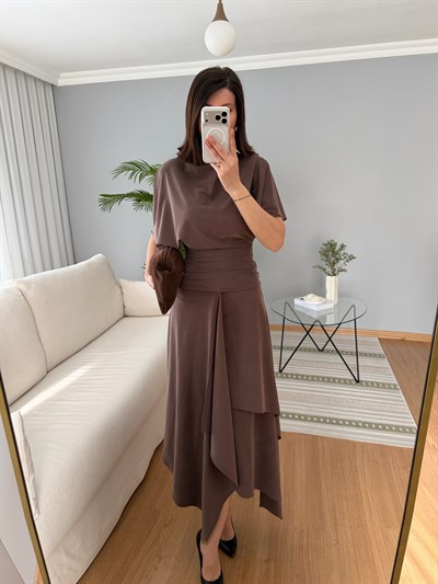 Pivoine Kahve Rengi Etekli Takım