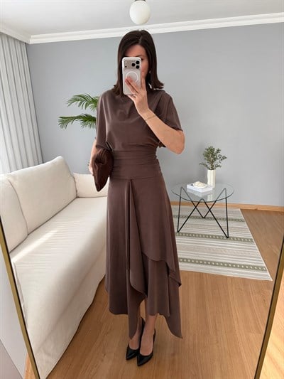 Pivoine Kahve Rengi Etekli Takım