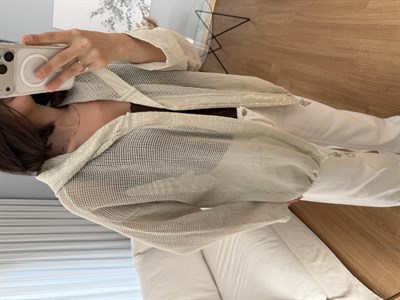 Pul İşlemeki Bej Rengi File Hırka