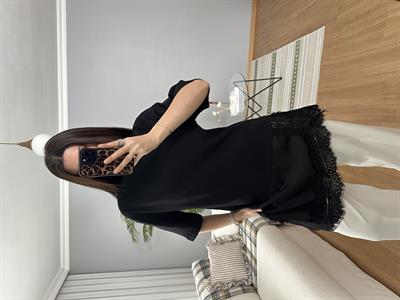 Uçları Asimetrik Saten Dantelli Siyah Bluz