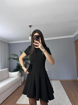 Volanlı Siyah Elbise
