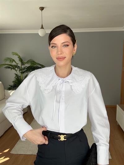 Yakası Nakışlı Gömlek 