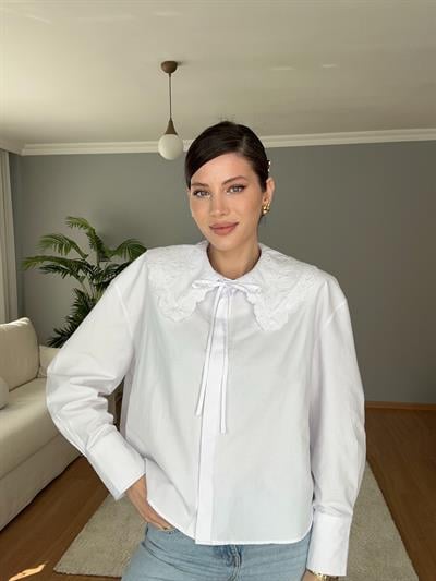 Yakası Nakışlı Gömlek 