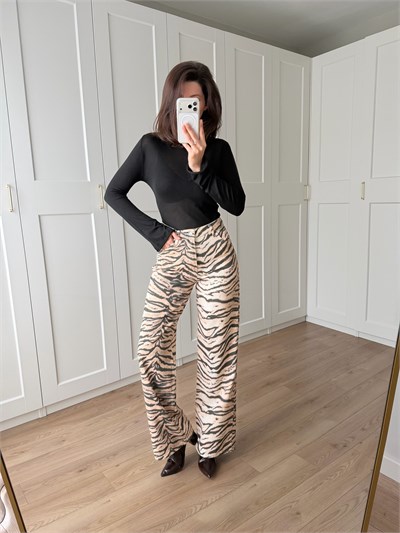 Zebra Desenli Düz Kesim Pantolon