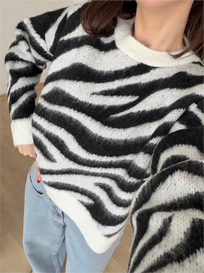 Zebra Desenli Kazak 