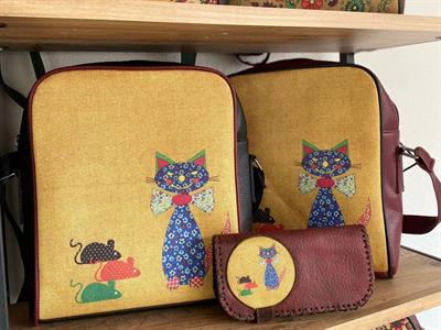Fare Kedi Figürlü Büyük Postacı Kol Çantası Bordo, Cüzdan Bordo  Etnik Bohem Style Kombin