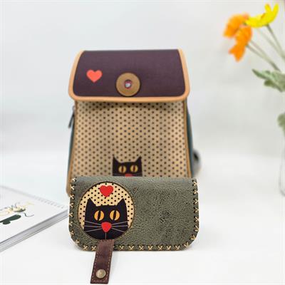 Kedi Aşkı Figürlü Kapaklı Sırt Çantası Yeşil, Büyük Cüzdan Yeşil Etnik Bohem Style Kombin