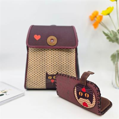 Kedi Aşkı Figürlü Kapaklı Sırt Çantası Siyah, Büyük Cüzdan Bordo Etnik Bohem Style Kombin