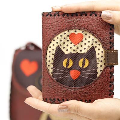 Kedi Aşkı Figurlu Tasarımlı Capraz Örgulu Kol Cantası ve Cuzdan Kombin – Bordo