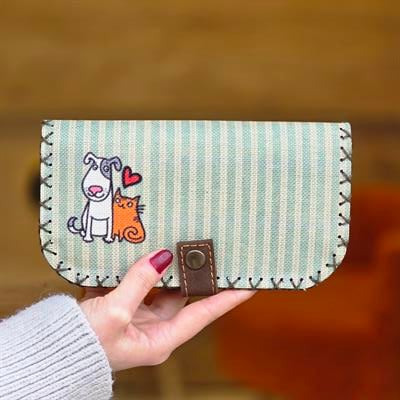 Kalbini Taşı! Kedi & Köpek Dostluğu Temalı Büyük Cüzdan (Bohem El Yapımı)