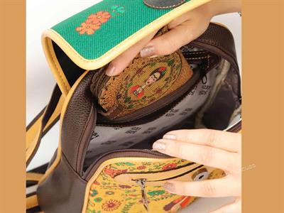 Klasik Frida Figürlü Kapaklı Sırt Çantası Kahverengi, Büyük Cüzdan Hardal Etnik Bohem Style Cüzdan Kombin