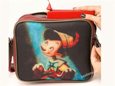 Pinokyo Tasarımlı Orta Boy Postacı Çanta / Bordo