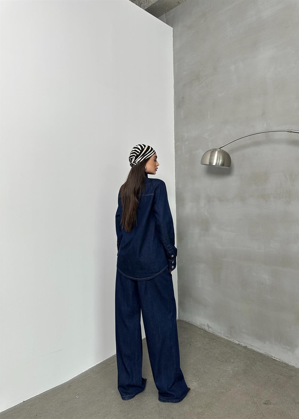 LACARINOKadın Cep Detaylı Kollar 3 Düğme Detaylı Rinse Denim Gömlek