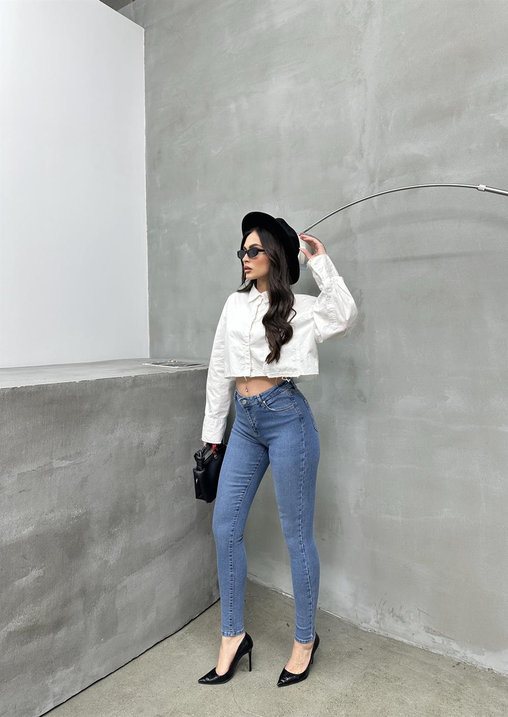 LACARINOYüksek Bel Dar Paça Light Blue Jean Pantolon