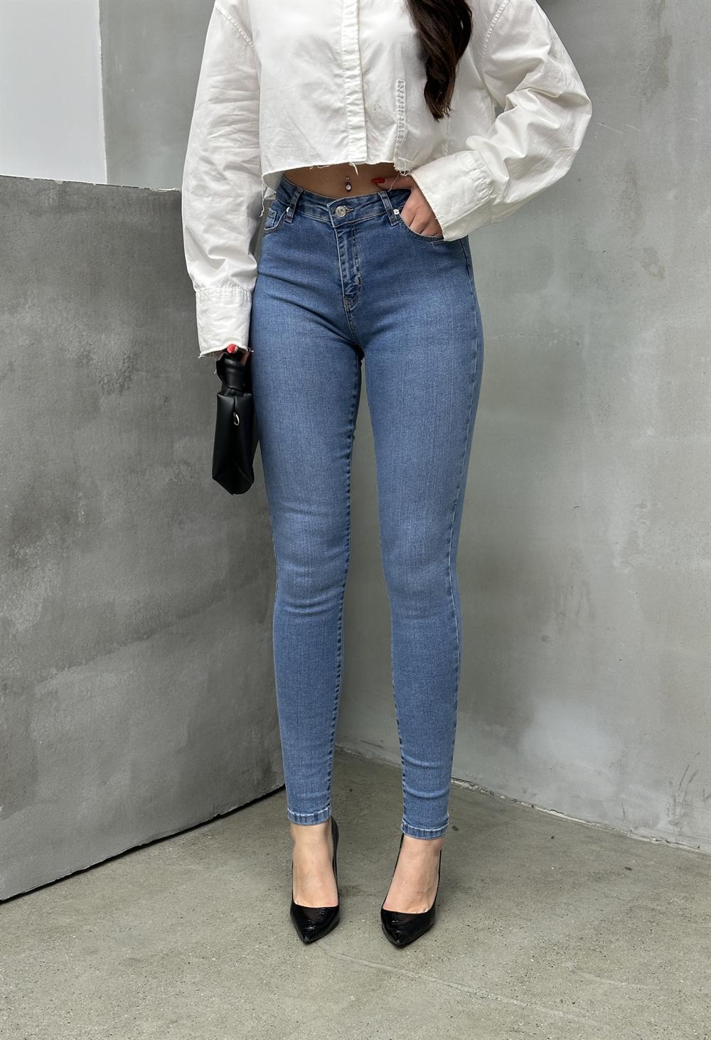LACARINOYüksek Bel Dar Paça Light Blue Jean Pantolon