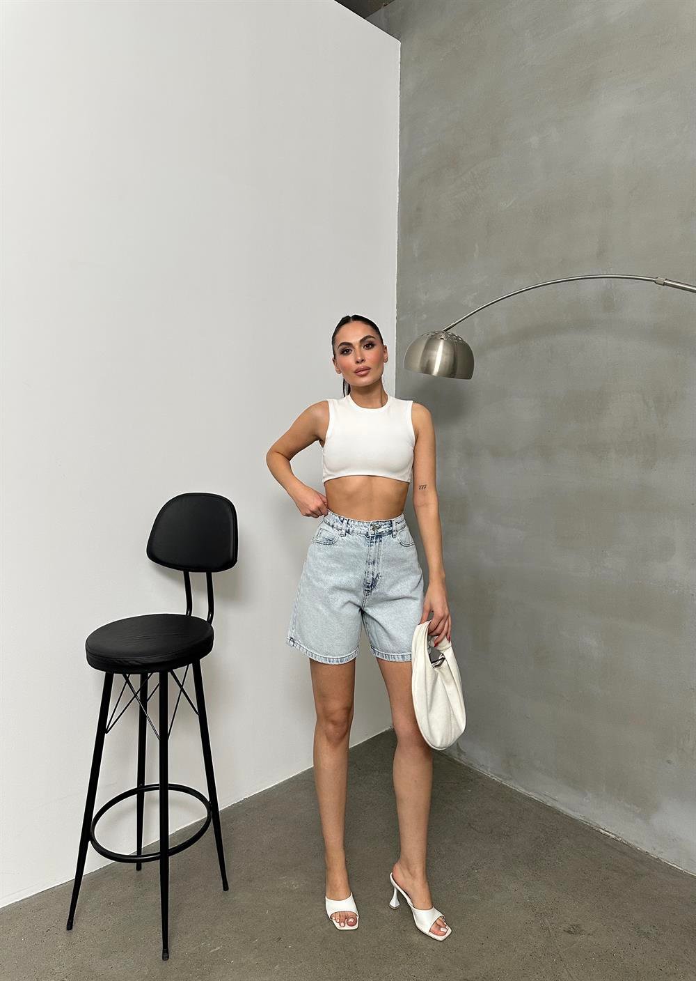 LACARINOKadın Taşlama Detaylı Light Blue Şort Jean
