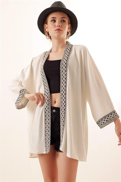 5866 Nakışlı Örme Kimono - Beyaz