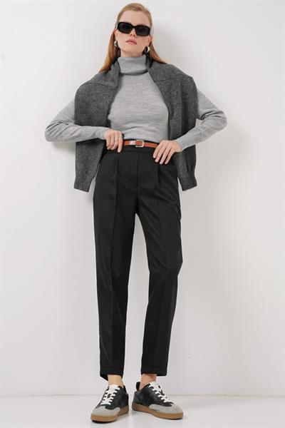 6686 Pileli Kemerli Kumaş Pantolon - Siyah