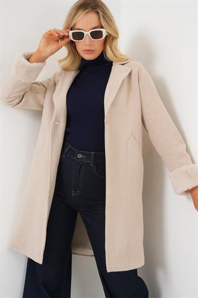 9145 Kolları Tüylü Balık Sırtı Kaşe Kaban - Krem