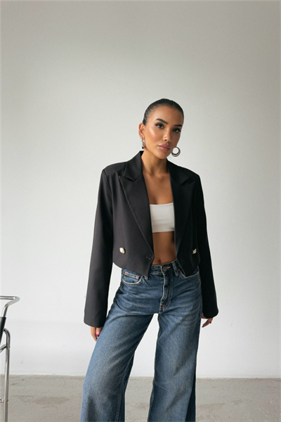 ARKASI İNCİ DÜĞME DETAYLI CROP CEKET - Siyah