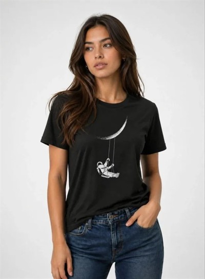 Astronot Ay Temalı Tişört Kısa Kol Yazlık Bisiklet Yaka T-Shirt - Siyah