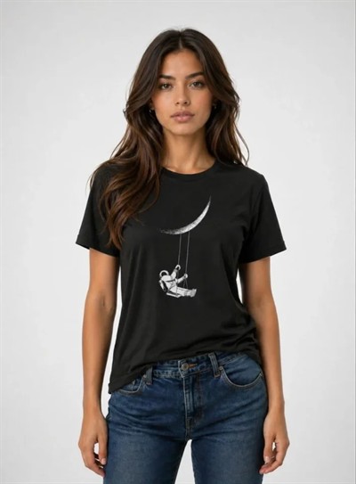 Astronot Ay Temalı Tişört Kısa Kol Yazlık Bisiklet Yaka T-Shirt - Siyah