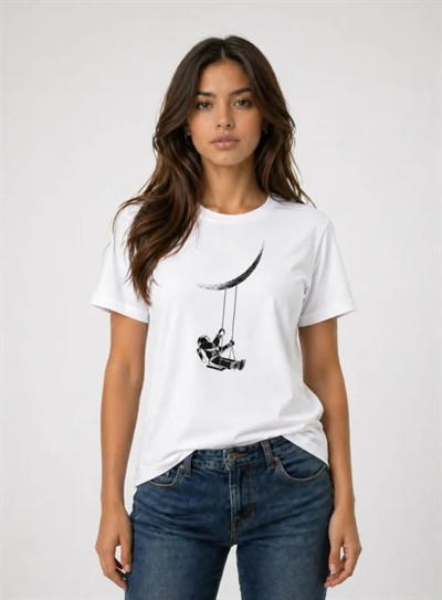 Astronot Ay Temalı Tişört Kısa Kol Yazlık Bisiklet Yaka T-Shirt - Beyaz