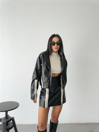 BAKLAVA DERİ CROP CEKET FERMUAR AKSESUAR DETAYLI - Siyah