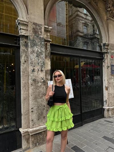 BEL LASTİKLİ KAT FIRFIR DETAYLI KISA ETEK - Neon Yeşil