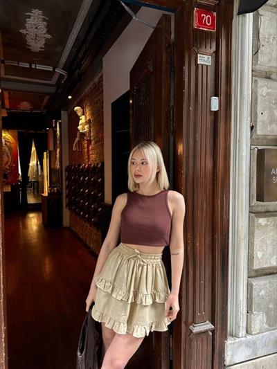 BEL LASTİKLİ KAT FIRFIR DETAYLI KISA ETEK - Bej