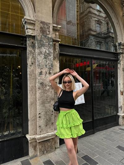 BEL LASTİKLİ KAT FIRFIR DETAYLI KISA ETEK - Neon Yeşil