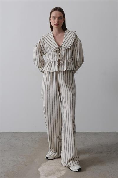 Bebe Yakalı Önü Bağlamalı Takım - Natür