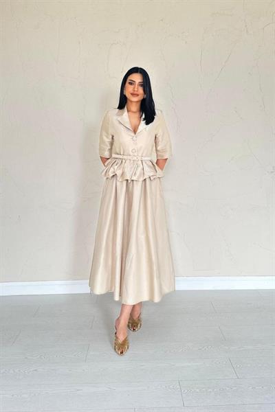 Bej İnce Kemerli Fırfırlı Ceket Ve Büzgülü Etek Takım