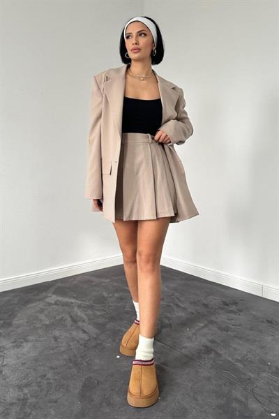 Bej Plikaşe Ceket Ve Etek Takım