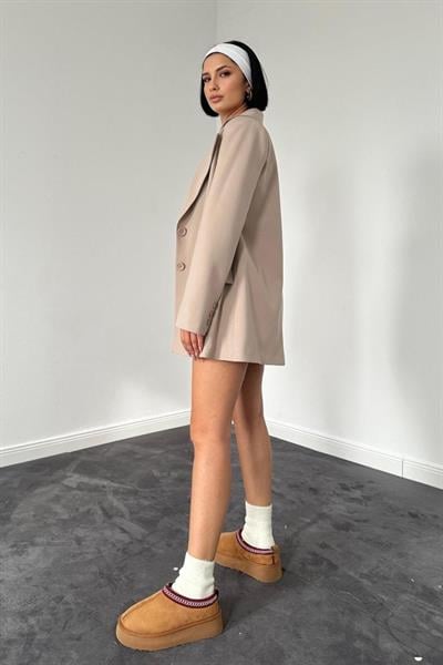 Bej Plikaşe Ceket Ve Etek Takım