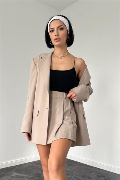Bej Plikaşe Ceket Ve Etek Takım
