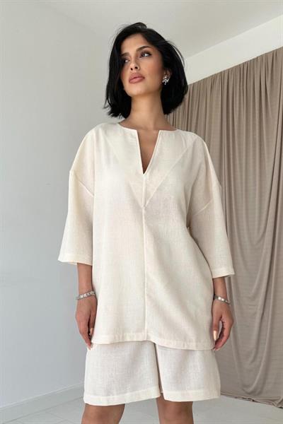 Bej Şort Ve Üst Takım