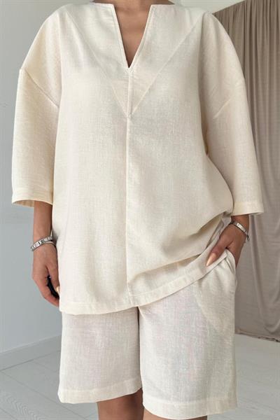 Bej Şort Ve Üst Takım