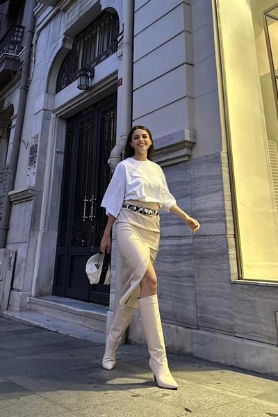 Bej Yırtmaçlı Süs Patlı Etek