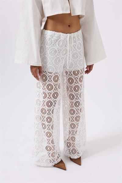 Beli Bağcıklı Dantel Pantolon