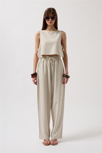 Beli Bağcıklı Düz Kesim Pantolon